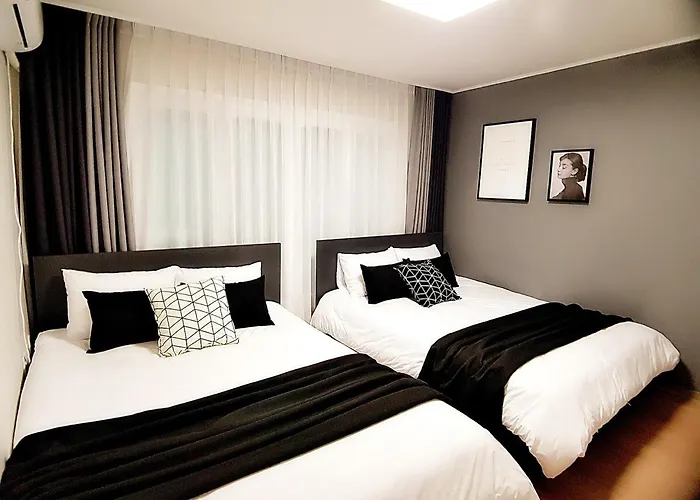 Young House Apartment *